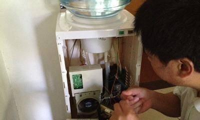 电脑电压不够怎么办（解决电脑电压不足的实用方法）