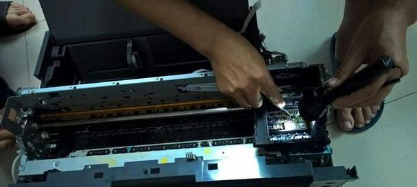 如何修复打印机后盖喷头问题（解决打印机后盖喷头堵塞及印刷质量下降的方法）