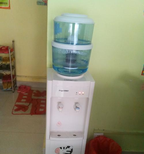 单位柜式饮水机安装方法（简单步骤让你轻松安装）