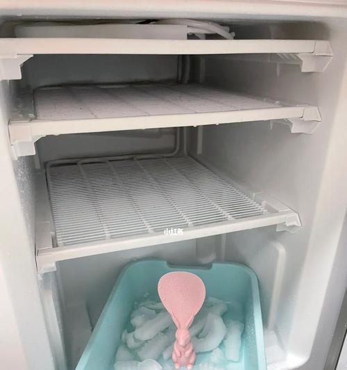 如何高效除冰块（冰箱除冰的最佳方法和关键技巧）
