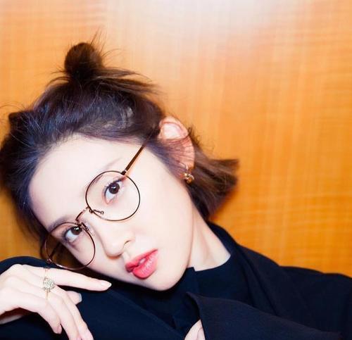 适合大脸妹子的扎头发造型有哪些？如何选择适合自己的扎发？
