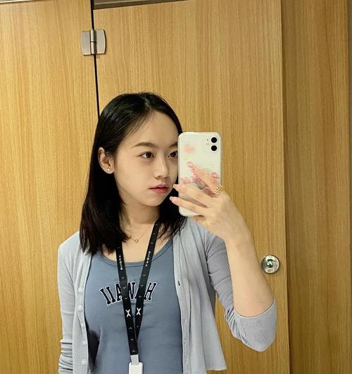 为什么厂妹厂弟都用苹果手机？背后的社会现象是什么？