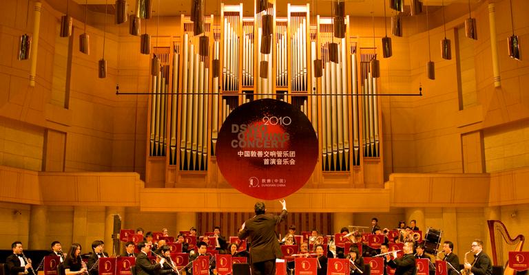 岑溪市音响歌厅在哪里？如何预定包间享受音乐盛宴？