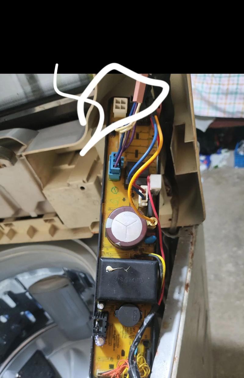 洗衣机外圈坏了的修理方法（自己修理洗衣机外圈的实用技巧）
