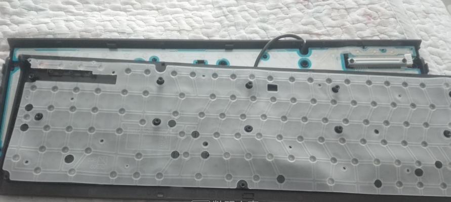 电脑触控板键盘如何拆卸？拆卸过程中应注意什么？