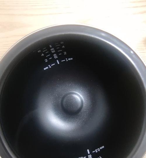 电饭煲内锅变形了该如何修复（轻松解决电饭煲内锅变形问题）