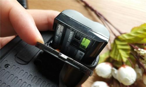 相机电池拆装步骤图解在哪里找？