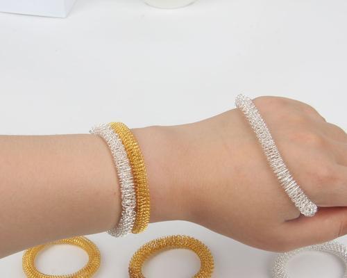 画弹簧手环的视频教程在哪里能找到？