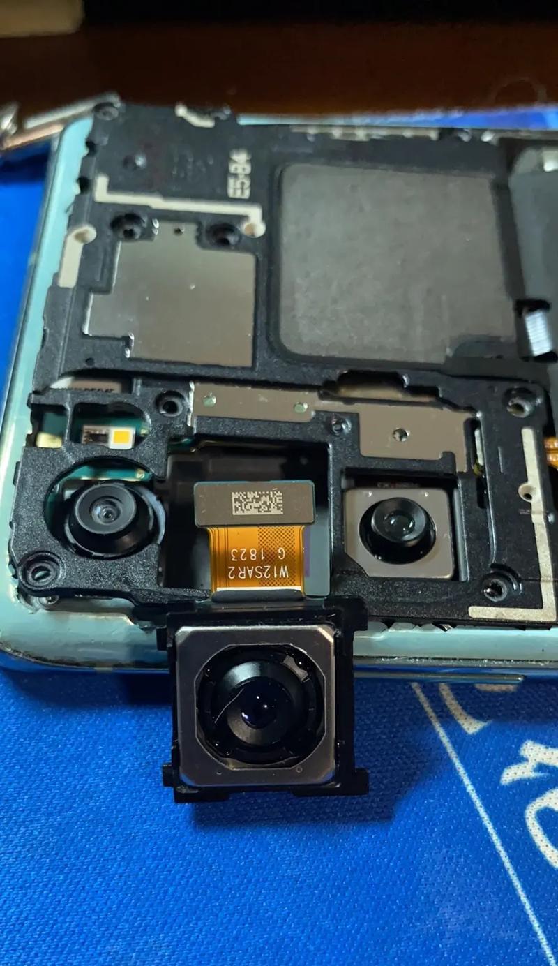 摄像头软线坏了怎么更换？