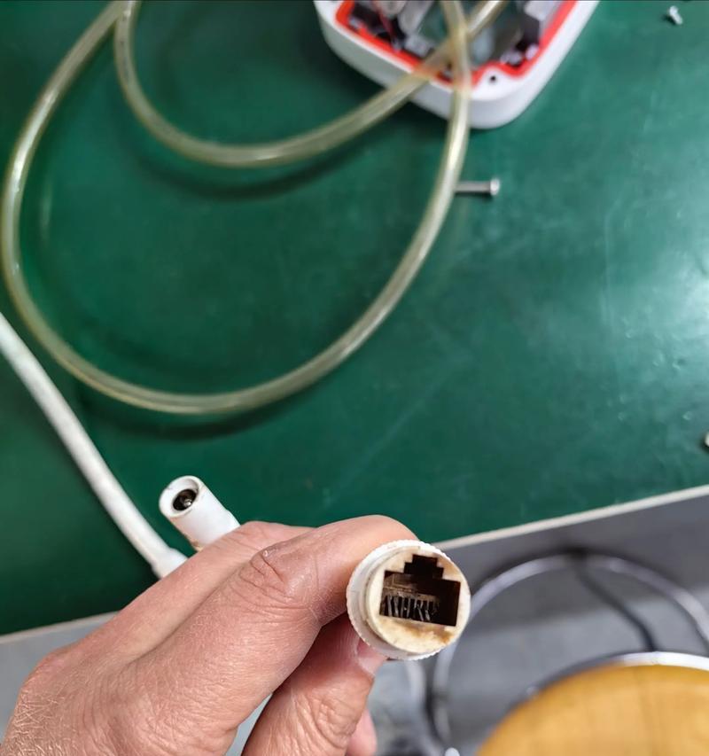 摄像头软线坏了怎么更换？